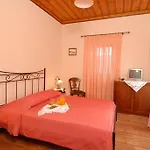 Anatoli Labreon بيت ضيافة 4*