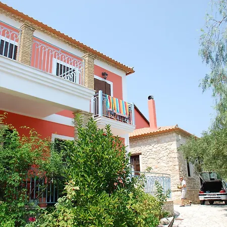 ゲストハウス Anatoli Labreon Agia Marina