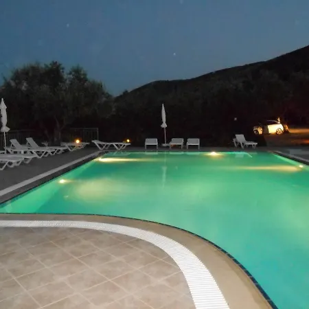 ゲストハウス Anatoli Labreon Agia Marina