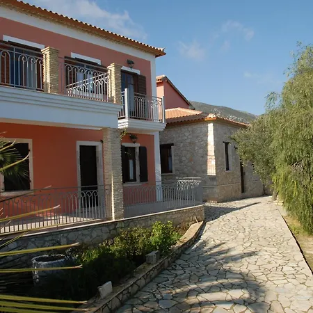 بيت ضيافة Anatoli Labreon 4*