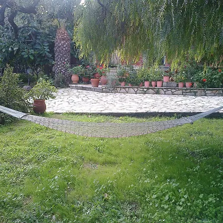 Anatoli Labreon Guest house 3*