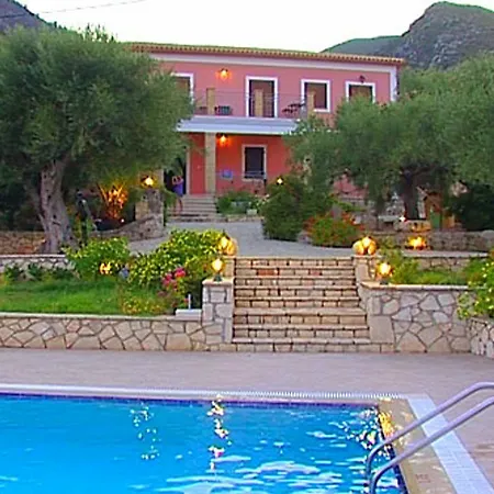 Guest house Anatoli Labreon 3*