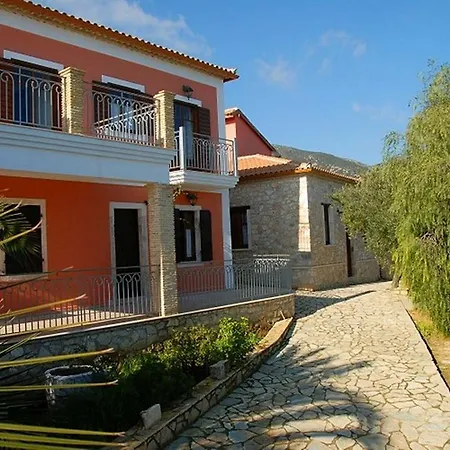 Guest house Anatoli Labreon 3*