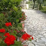 Anatoli Labreon Pensionat 4*