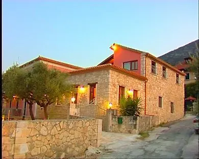 Anatoli Labreon בית הארחה 4*